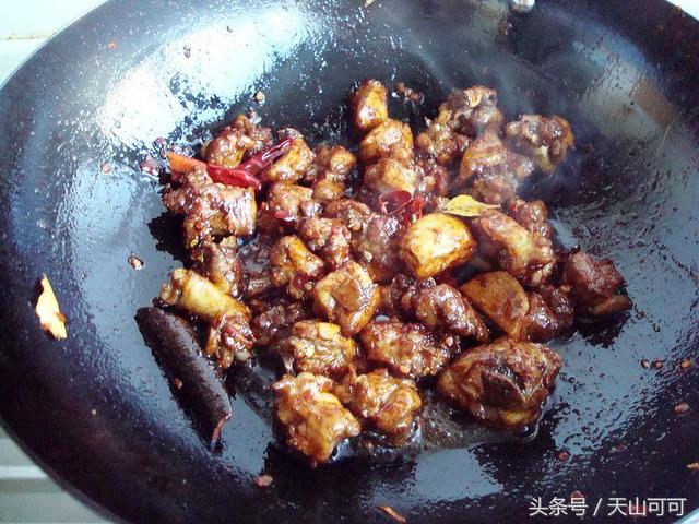 又麻又辣的干锅鸭,干锅鸭怎么做更好吃