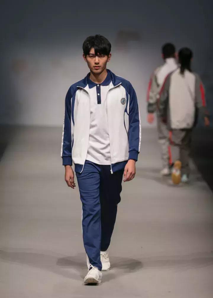 今年学校最流行的校服,最好看的春夏秋冬校服