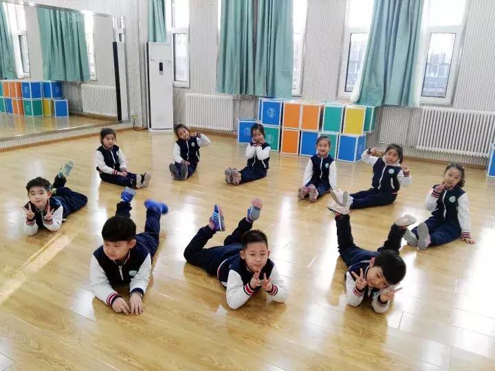 各个学校校服款式,今年学校最流行的校服