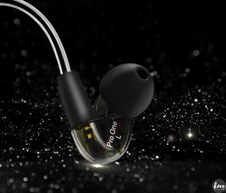 这耳机听女声有毒——千元新品耳塞“黑水晶”