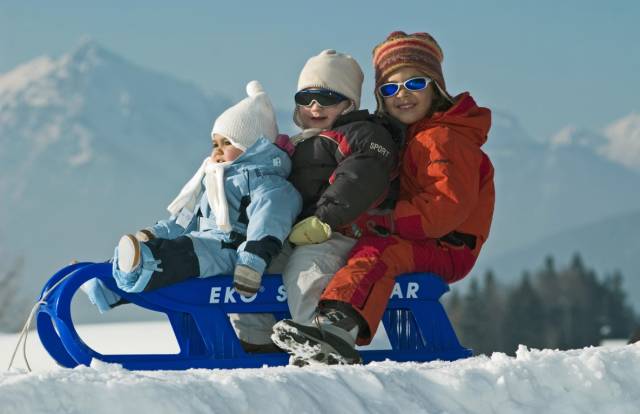 育儿专家对自家小孩不管用,儿童到底戴哪种帽子不热
