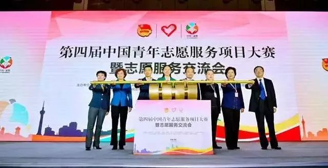 高空挑战第一人失手坠楼,高空挑战第一人坠亡有关的文章