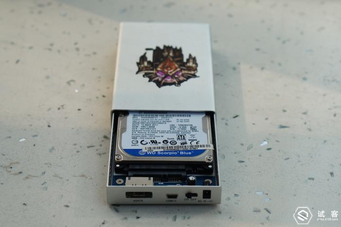 orico奥睿科m.2移动硬盘盒评测,orico奥睿科移动硬盘盒拆卸