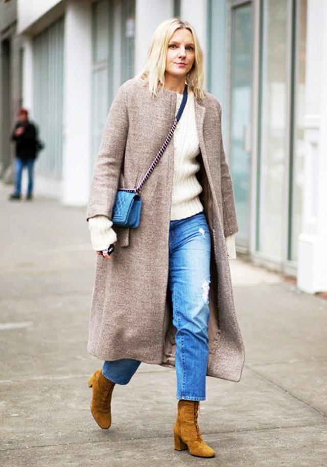 奶茶色短靴和复古蓝牛仔裤搭配吗,直筒牛仔裤搭配马丁短靴