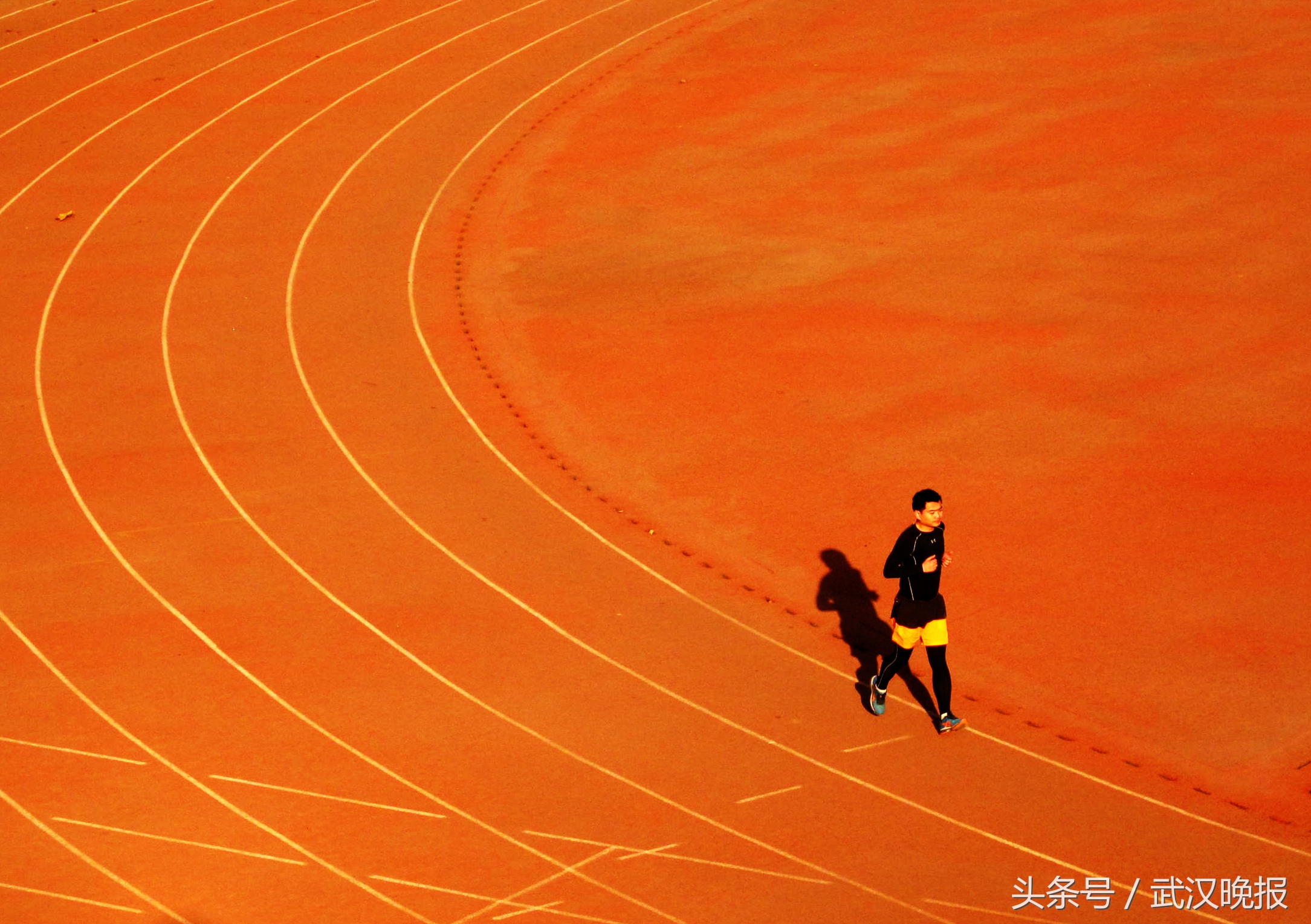 美呆！冬日里上帝打翻了调色盘画下这样的“七彩”大武汉