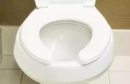 公共马桶的细菌有多脏,家里马桶外壁脏吗