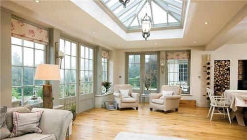 和英国王室一贯的优雅范儿很搭,英伦经典装修风格