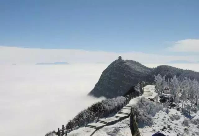 一下雪峨眉山就成了仙境,一下雪川西便美成了天堂