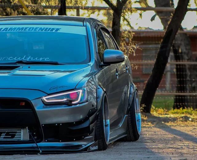 三菱evo对比翼神evo,三菱翼神改evo多少钱