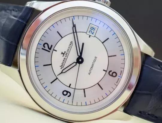 欧米茄正装表背透系列,欧米茄正装表选白盘还是黑盘