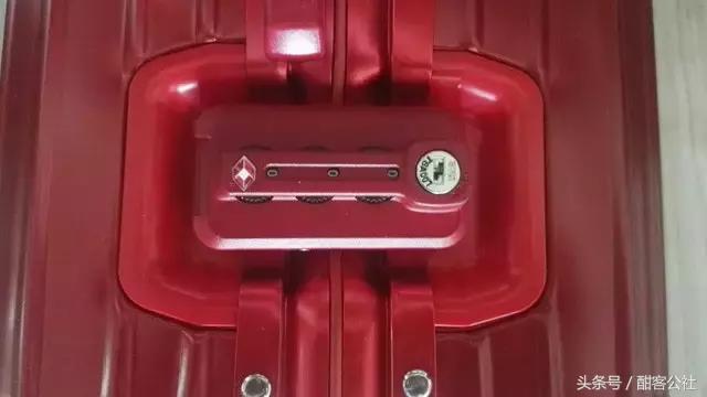 行李箱密码忘记了怎么设置新密码,双扣密码行李箱忘记密码怎么打开