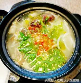 天冷了做一碗砂锅暖心又暖胃,小砂锅既暖心又暖胃