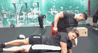 肩关节受伤训练什么动作,提高肩部力量可以改善肩部损伤吗