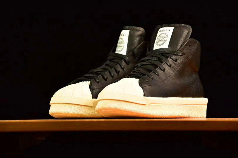 阿迪达斯adidas最新款三叶草,adidas阿迪达斯大男童鞋子