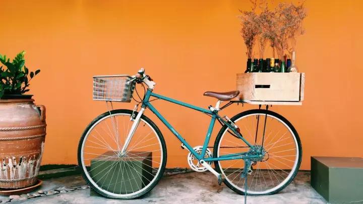 红酒有酒渍是什么原因,红酒封口漏酒怎么回事