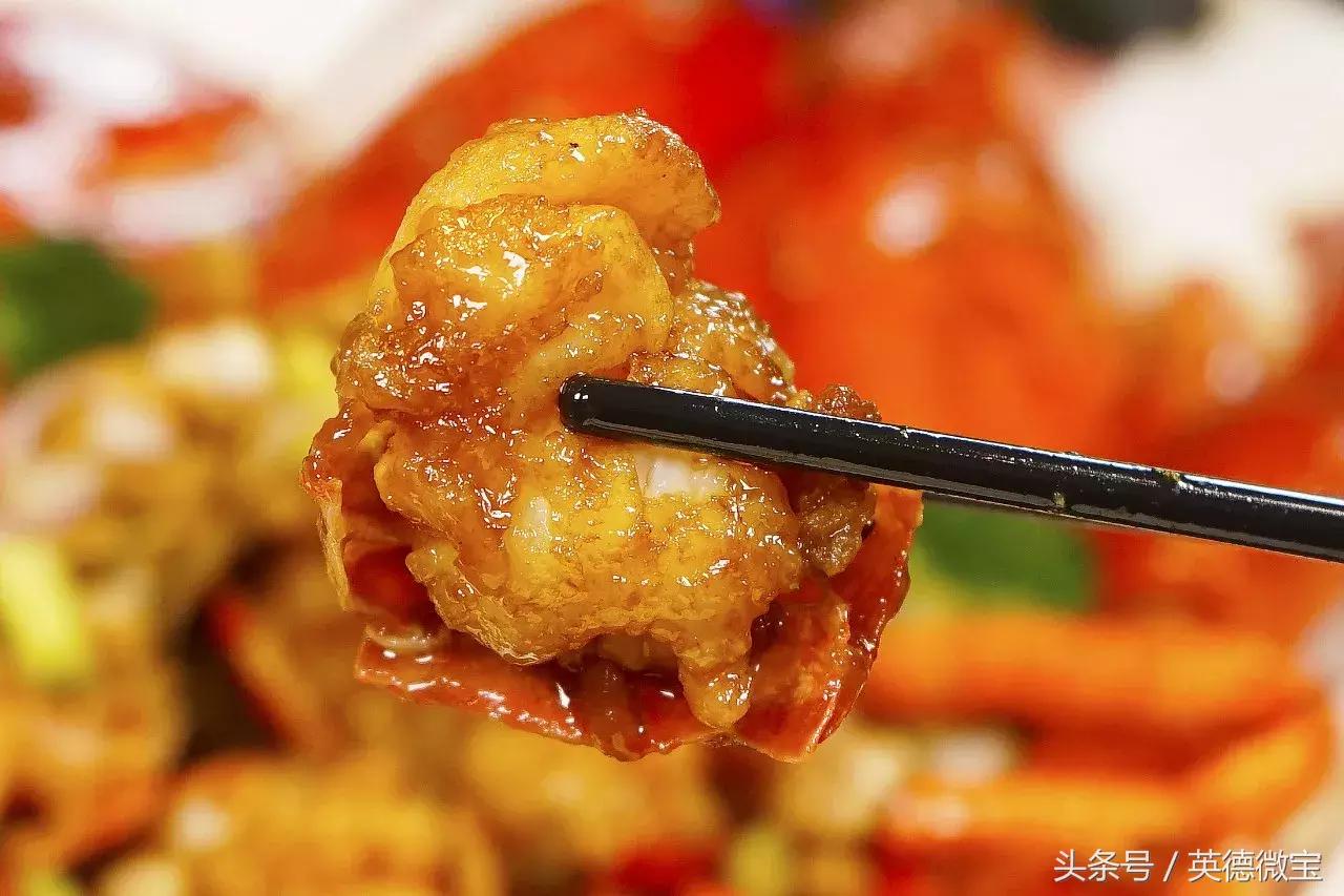 椰林6号海鲜码头，卖龙虾，这个价格很新鲜！