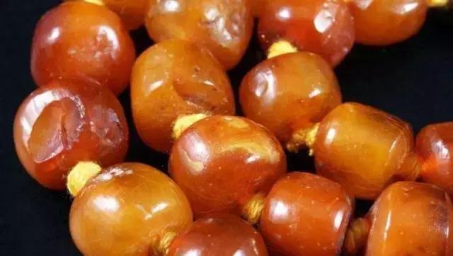 蜜蜡琥珀是真的假的,假琥珀蜜蜡用什么做的