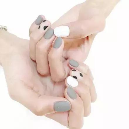 2021最火美甲显白颜色短指甲款式,今年流行的短指甲美甲