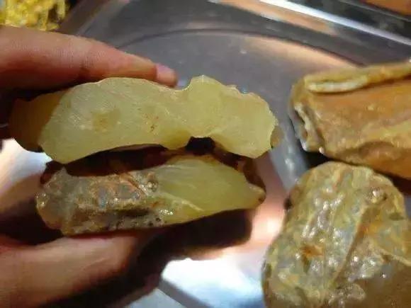 假蜜蜡琥珀,琥珀蜜蜡作假视频