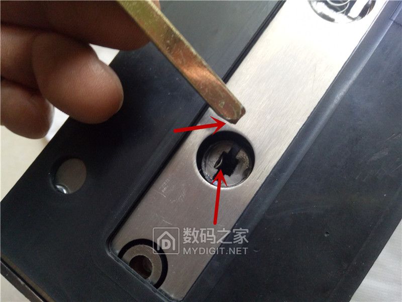 智能门锁容易被小偷无痕打开吗,智能门锁拆解图解