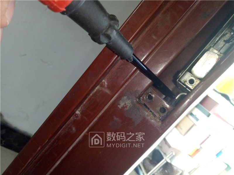 智能门锁容易被小偷无痕打开吗,智能门锁拆解图解