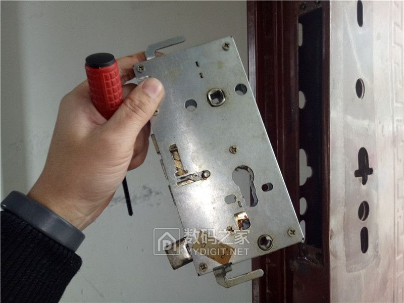 智能门锁拆解步骤,智能门锁拆解图解