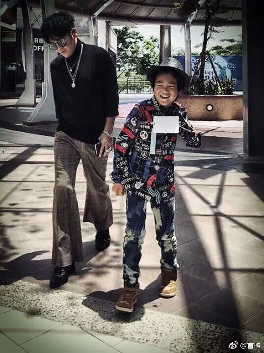 曹格joe唱歌,joe曹格祖孙三代唱歌