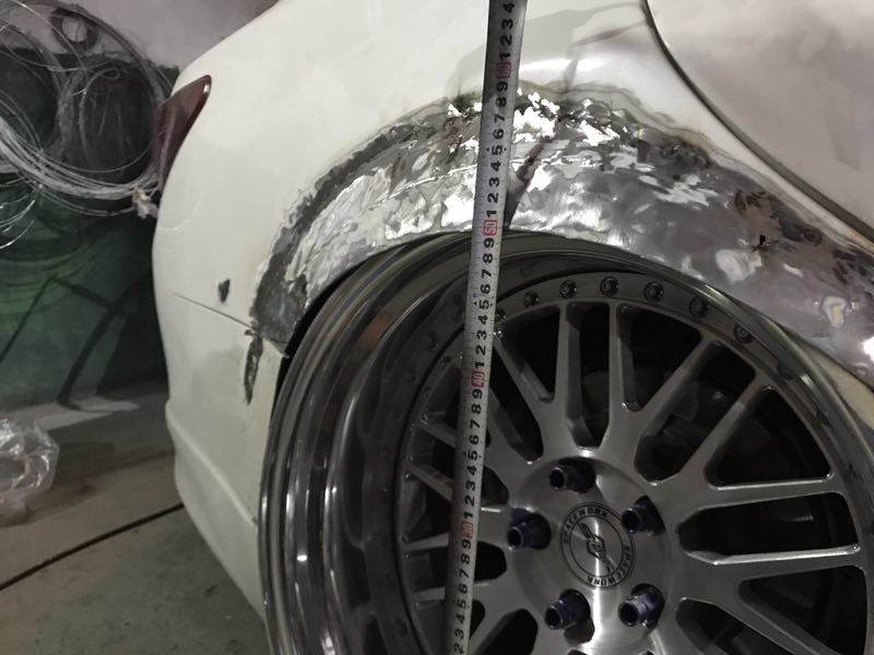 受玩车老爸影响从小就喜欢改装，长大后把锐志改成撩妹大后超！