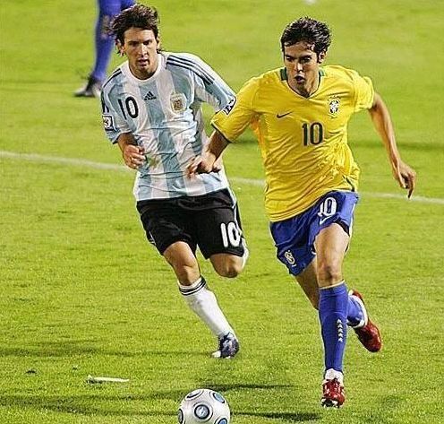 他曾是让梅西跪倒的天选之子但后期伤病缠身只能说再见!