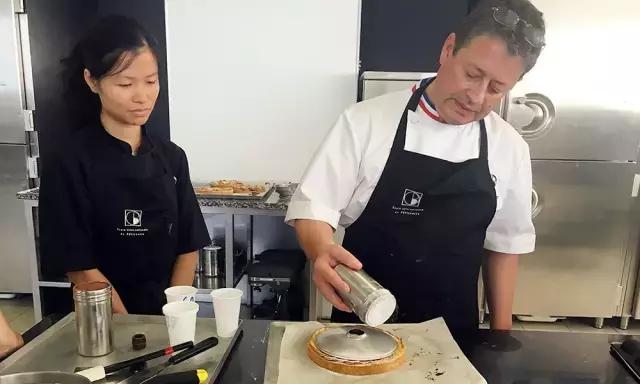 把热爱的事变成事业,把热爱的事情变成终身的事业