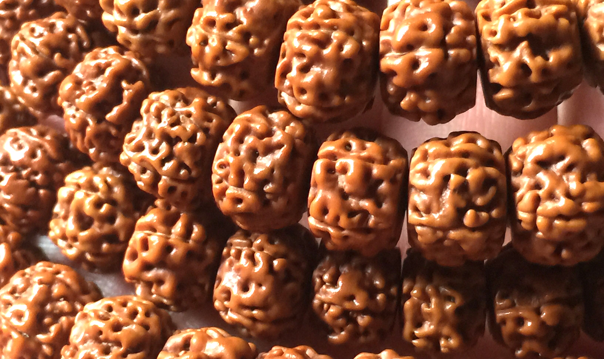 文玩小金刚入门玩什么,老手才知道的金刚盘玩方法