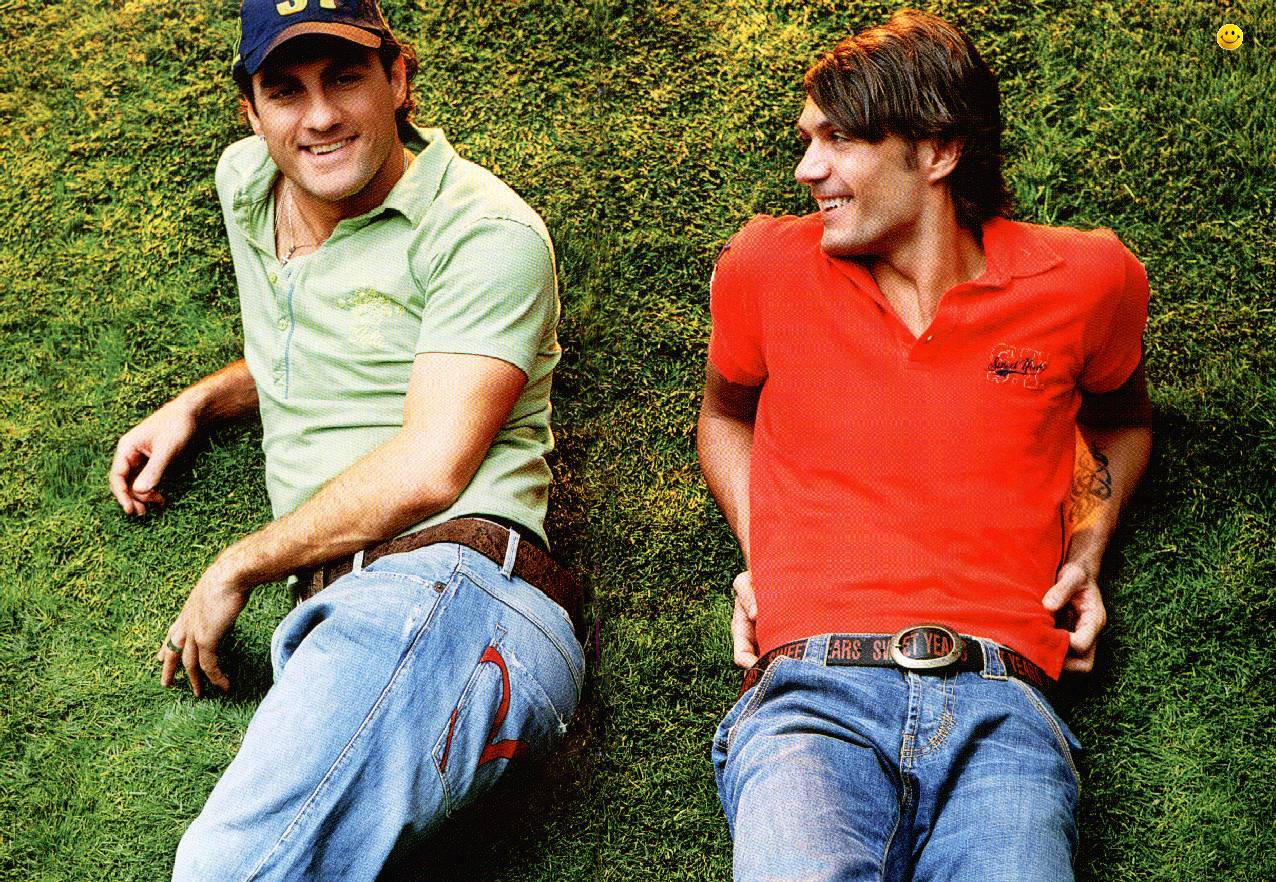 巴乔跟马尔蒂尼谁才是意大利老大,巴乔在老马尔蒂尼打了几场比赛