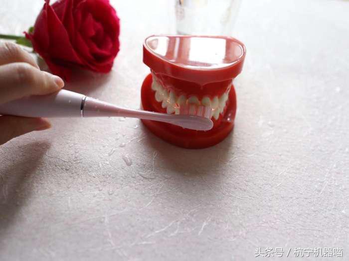 改变刷牙方式?只要一支OcleanOne智能牙刷就可以了