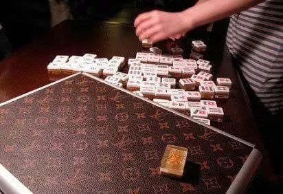 为了你掏空所有家底的视频,lv又贵又奇葩的东西