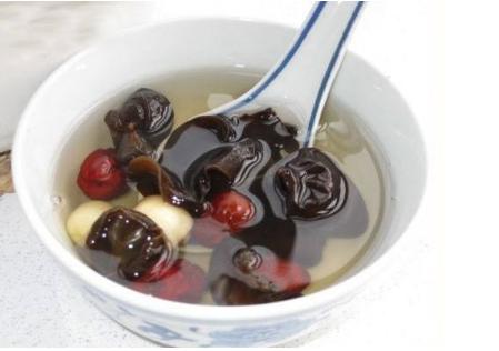 贫血的人是不是全身都是黄的,贫血的人看起来怎么样