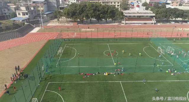 国家二类标准田径场,国家二类田径场是无颗粒跑道吗