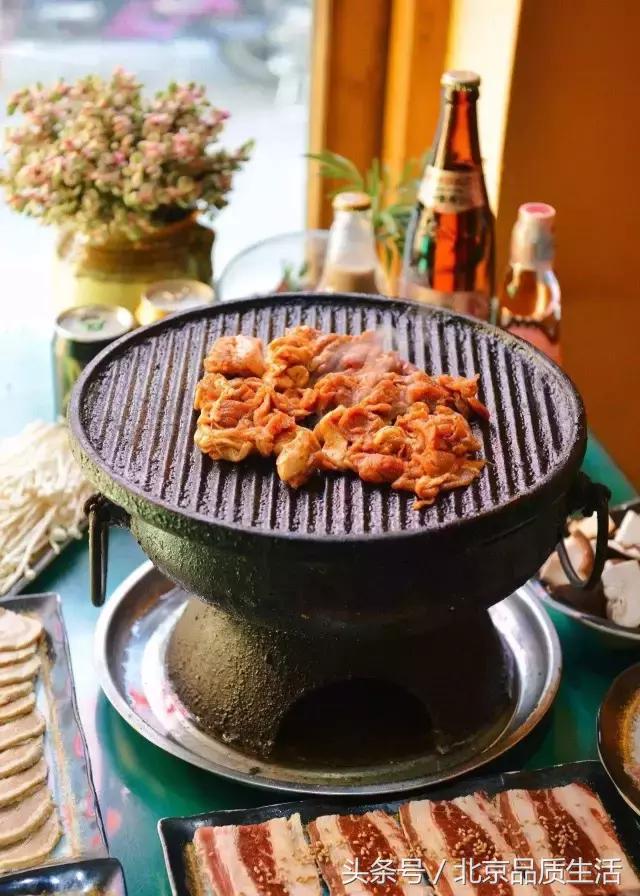 火爆南锣的食肉兽小馆搬到三里屯啦！排到天荒地老也要吃到！