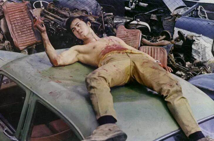 唯一的男性肉弹明星，古龙为他骂哭成龙，今71岁成这样