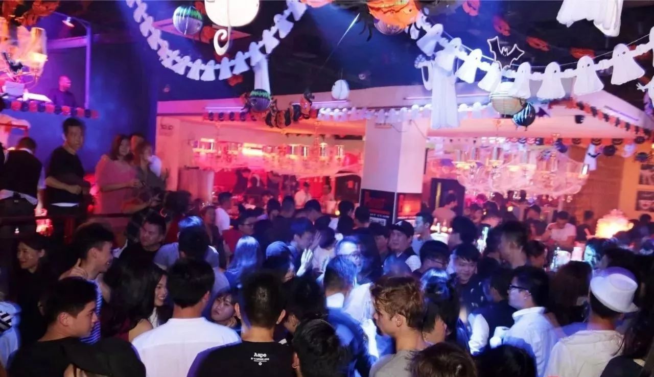 夜·苏州丨竟比书店多10倍！2000多家酒吧，不只有酒还有故事！