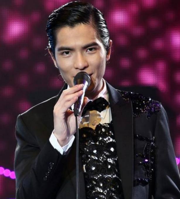 萧敬腾婚礼献唱,萧敬腾marryme婚礼新郎唱歌