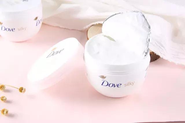 一个月生活费2000可以买大牌吗,一个月两千块钱的工资买的化妆品