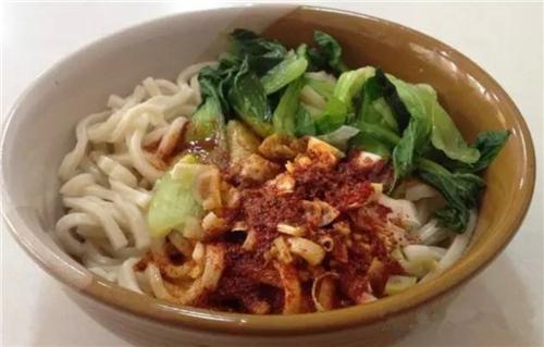 红专南路美食一条街有停车场吗,红专南路老字号美食街