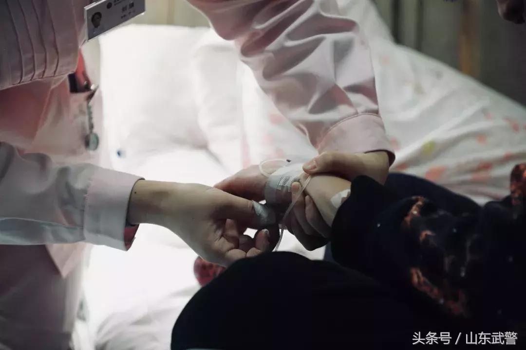 这波感冒来势汹汹,儿科病房爆满!这些医护人员水不敢喝,家不能回!