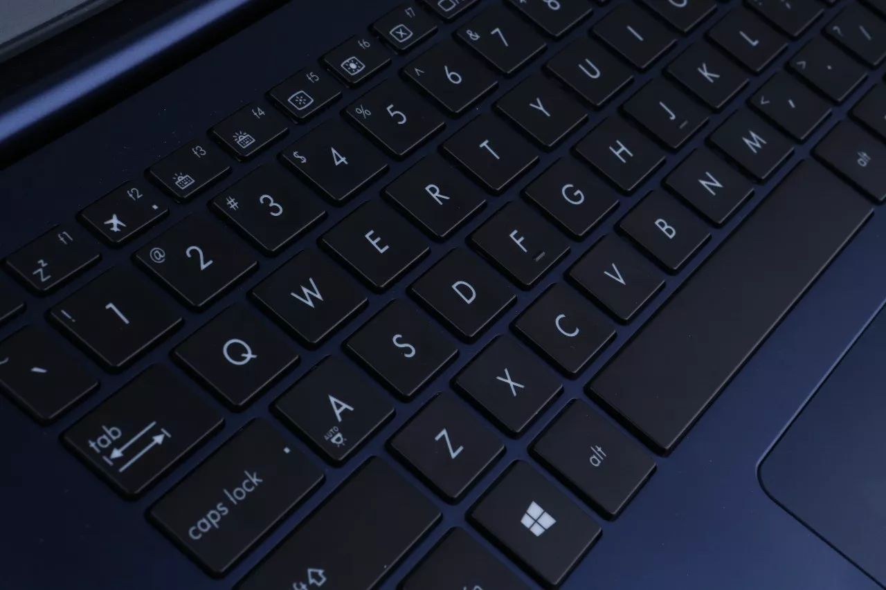 华硕zenbooku4100参数,华硕zenbooku305超薄本