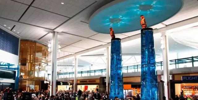 初到温哥华机场,温哥华出行必备