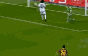 梅西踢右边锋吗,梅西踢高尔夫足球