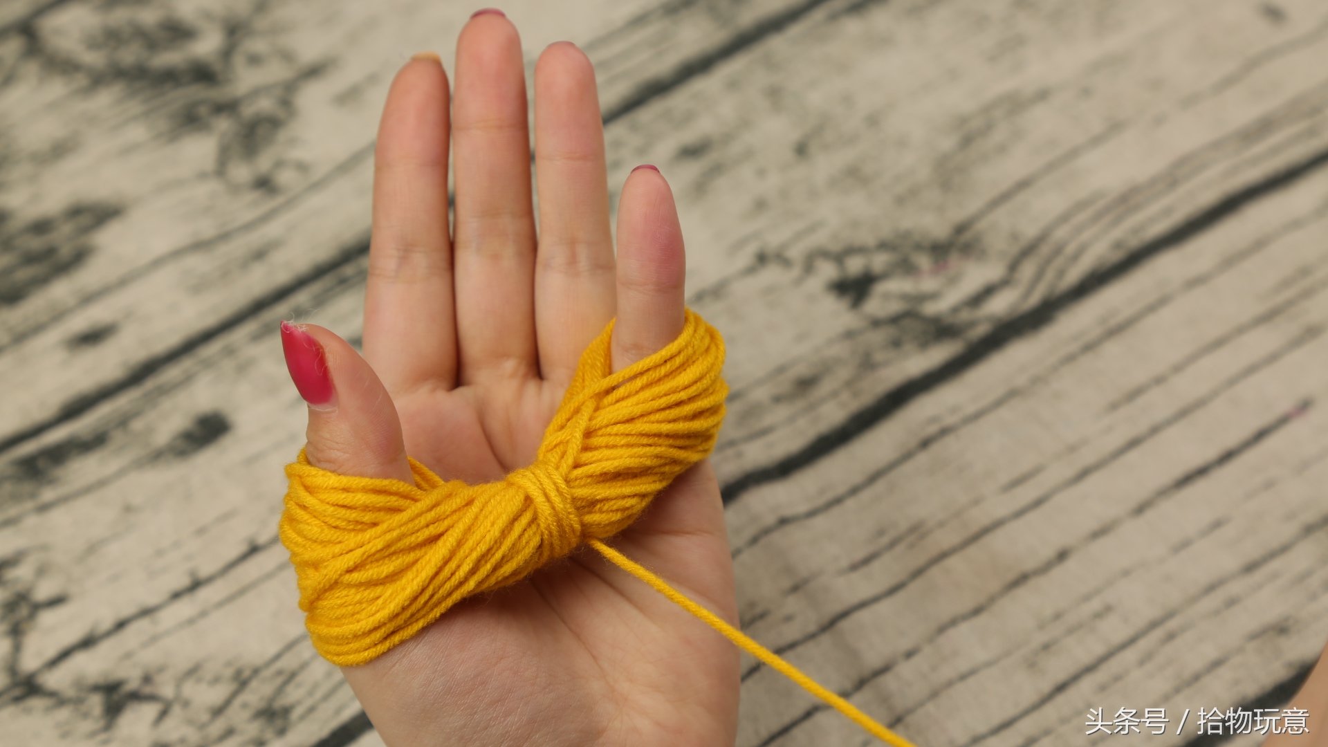 零碎布料旧毛线别压箱子里，简单几步做个帽子，实用漂亮又美观