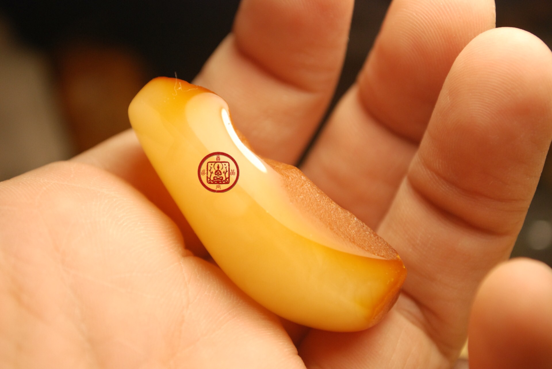 如何挑选鸡油黄蜜蜡原石,怎样挑选蜜蜡原石