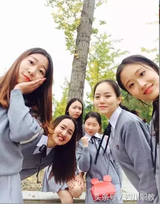 这是一所神奇的学校英文,这是一所神奇的学校