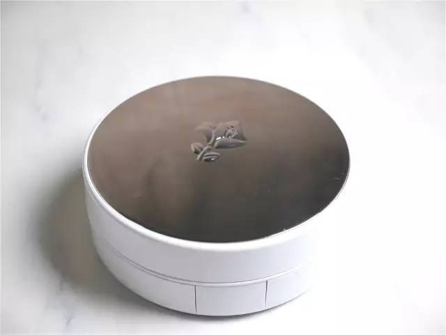 yslniki气垫和阿玛尼蓝气垫测评,ysl气垫推荐公认好用第一名测评